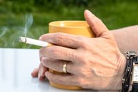 Palenie i waping zwiększają zagrożenie ze strony COVID-19 